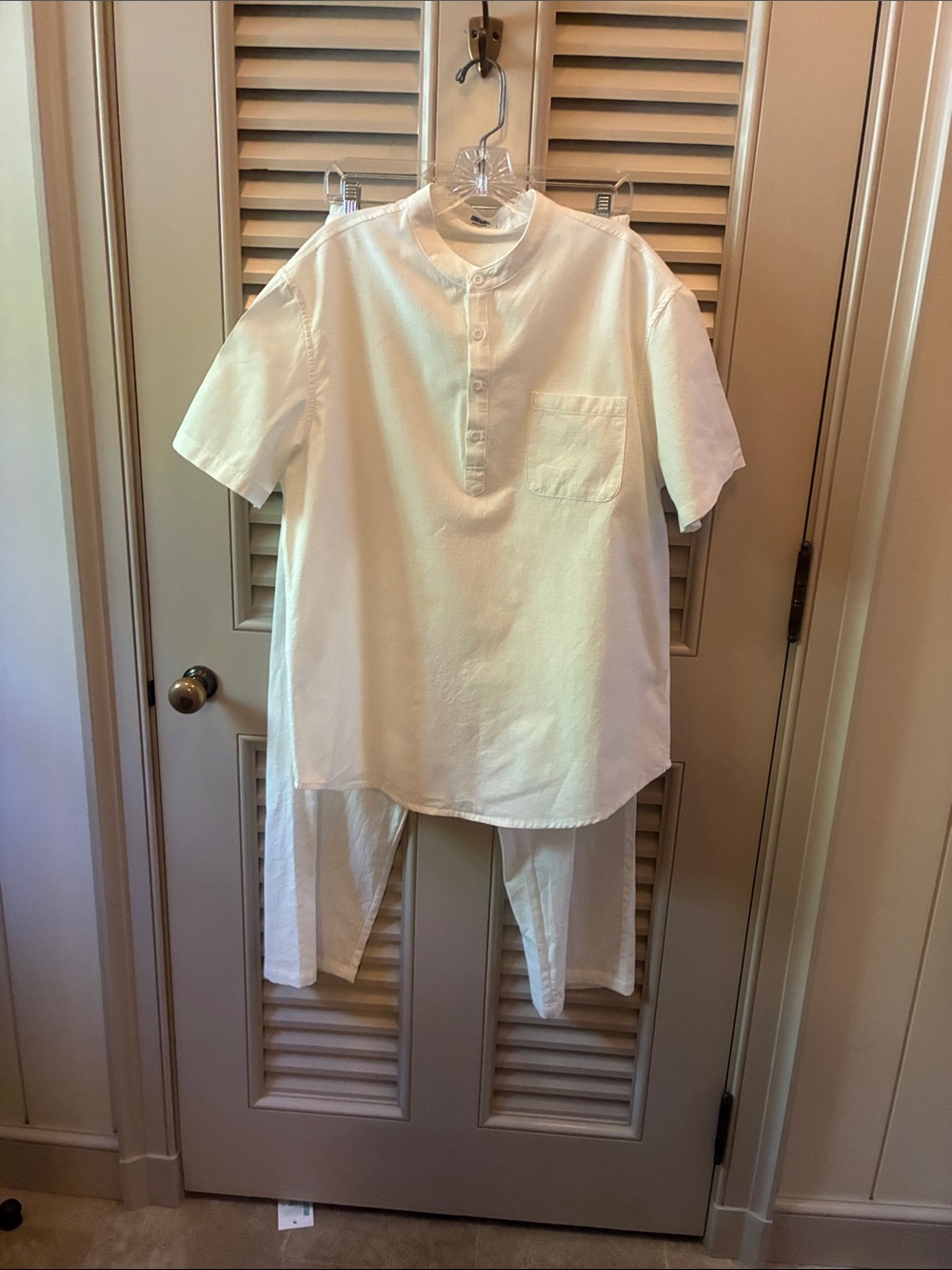 COOFANDY White Henley Short Sleeve Top/Draw String Slip On Pants